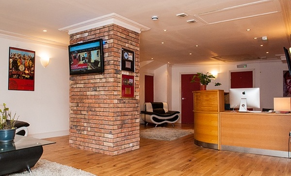 Introducing Community Hero 3. 
SAFO Music Group is a multimedia studio based in North London offering music production, filming, drama and dance. They are fully open to the community. Check them out.

youtube.com/channel/UCMa3e…

youtu.be/1rdo74L79Ks   

youtube.com/watch?v=4LisvJ…