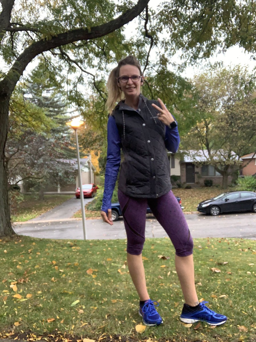 FitasaMamaBear's tweet photo. It’s cool to look like a drowned rat, right?!

It was a wet 2.54km but it was a killer #therapyrun 

#pregnantrunning #runningmom #runners #fitmom https://t.co/4xfMXTFkz9