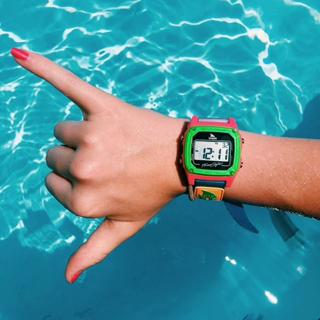 freestyle_watch's tweet photo. Let's Make a Splash 🤙🦈💦
📷 @leaahaf
#freestylewatches #sharkwatch #poolparty #aquafun #sunshine #myfreestylewatch #instapool #vacay #pooltime #poolside #summertime https://t.co/q41eB7lXob