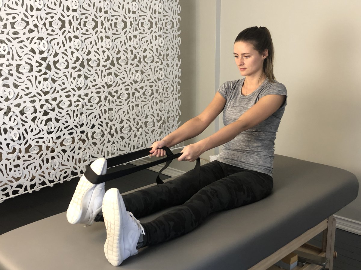FLXSTRETCH's tweet photo. Many of us will have felt the tight soreness in our calves when we have taken a step, after hard workouts or when we have started moving again after a period of inactivity.  Read about how assisted stretching can decrease pain on our blog: https://t.co/VuQrRlSrDB https://t.co/QRd7LHHndg