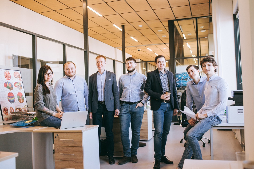 Почему пожилые люди двигаются медленнее молодых

Наши учёные опубликовали результаты исследования. Факт различия в скорости движений у людей не секрет, но возрастные различия в фазах планирования моторного акта — область наименее изучена. 

Результаты: media.innopolis.university/news/elderly-p…