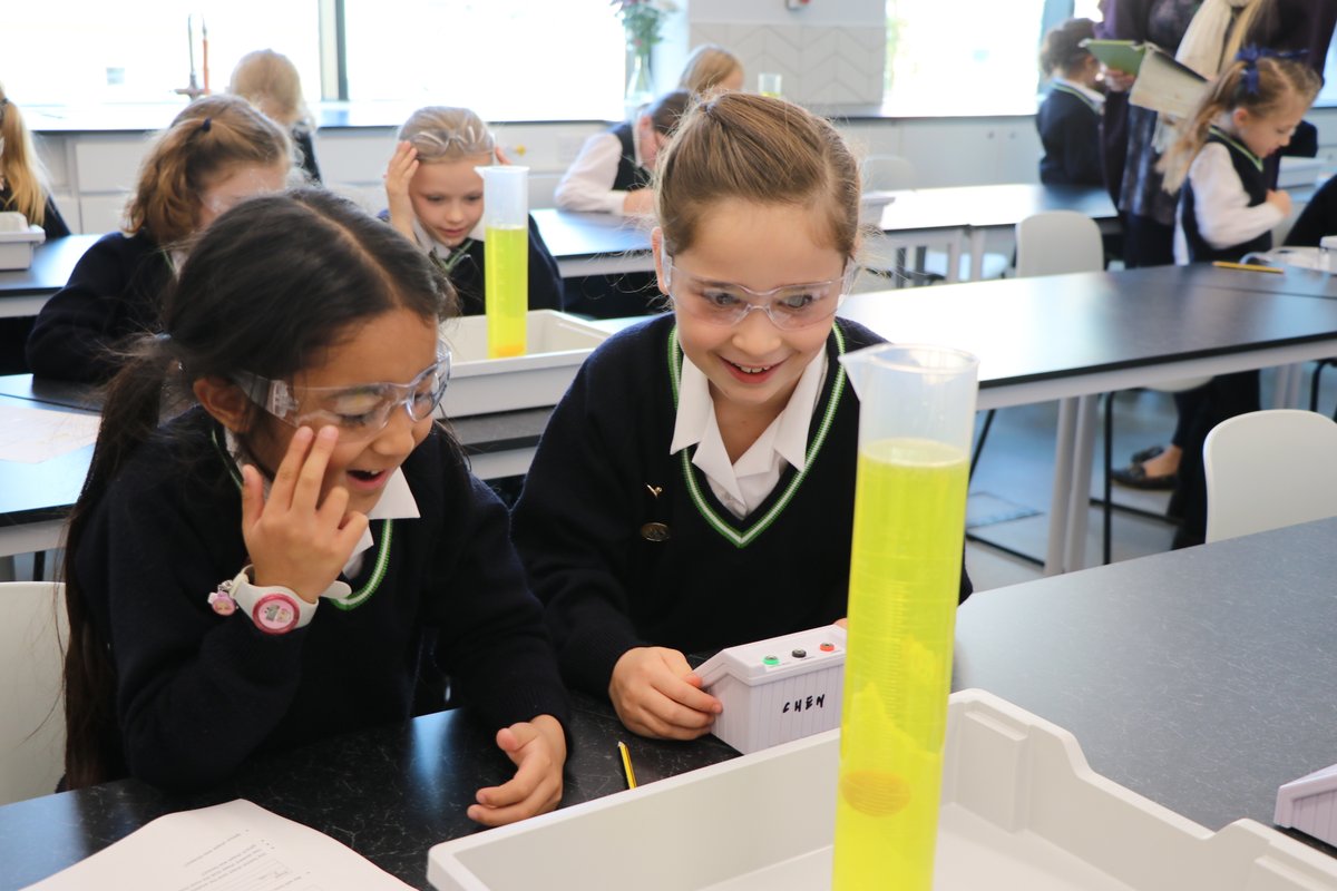 WimbledonHigh's tweet photo. 👩🔬 #Year3WHS just visited the STEAM Tower for the first time today and had an exciting taster lesson in the new KS3 lab with Mrs East. In groups, they explored how quickly objects fall through different liquids.
#ExHumWHS #WhereGirlsLearnWithoutLimits #InspireWHS https://t.co/9IDz6IecsB