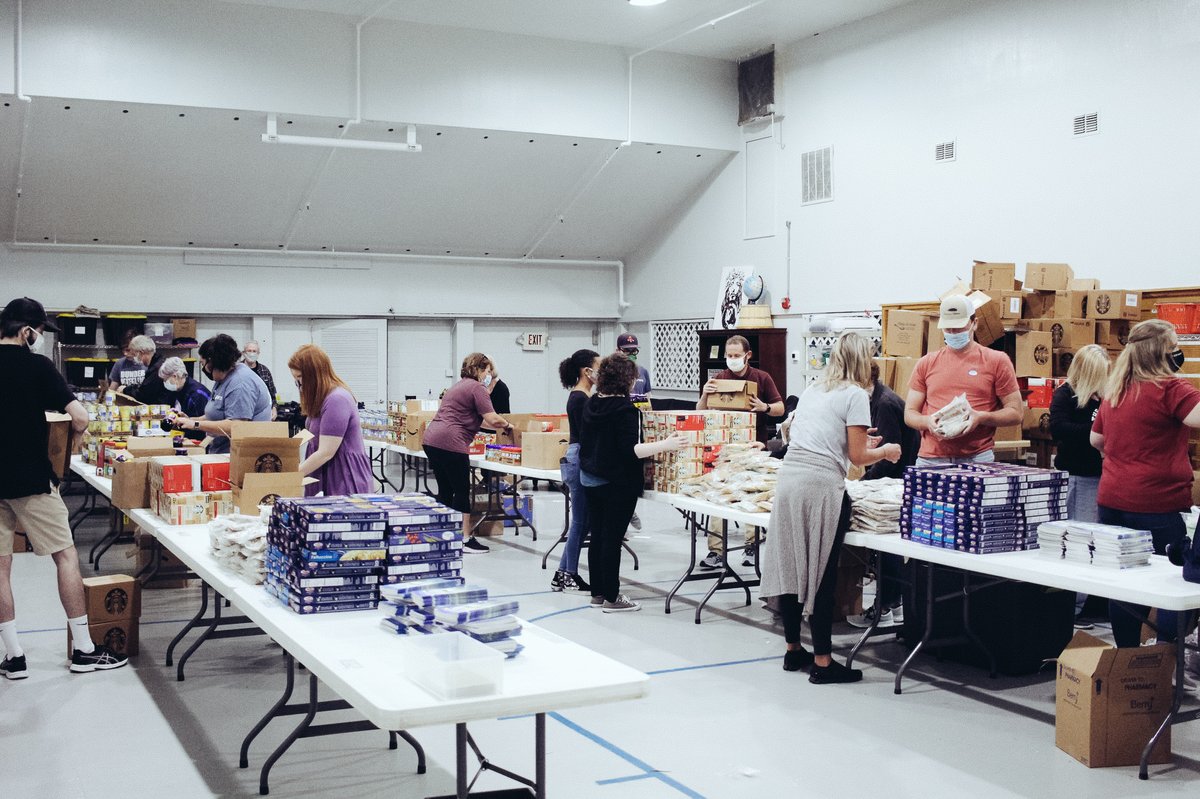 NAMB_SBC's tweet image. We’re encouraged to see how churches participated in a #DayOfService, sponsored by @sendrelief earlier this month!

Volunteers from @JoinNOBA churches all over @sendneworleans gathered to pack 300 backpacks with essentials to help @BFH_NOLA keep the mission moving forward!
