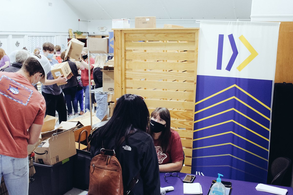NAMB_SBC's tweet image. We’re encouraged to see how churches participated in a #DayOfService, sponsored by @sendrelief earlier this month!

Volunteers from @JoinNOBA churches all over @sendneworleans gathered to pack 300 backpacks with essentials to help @BFH_NOLA keep the mission moving forward!