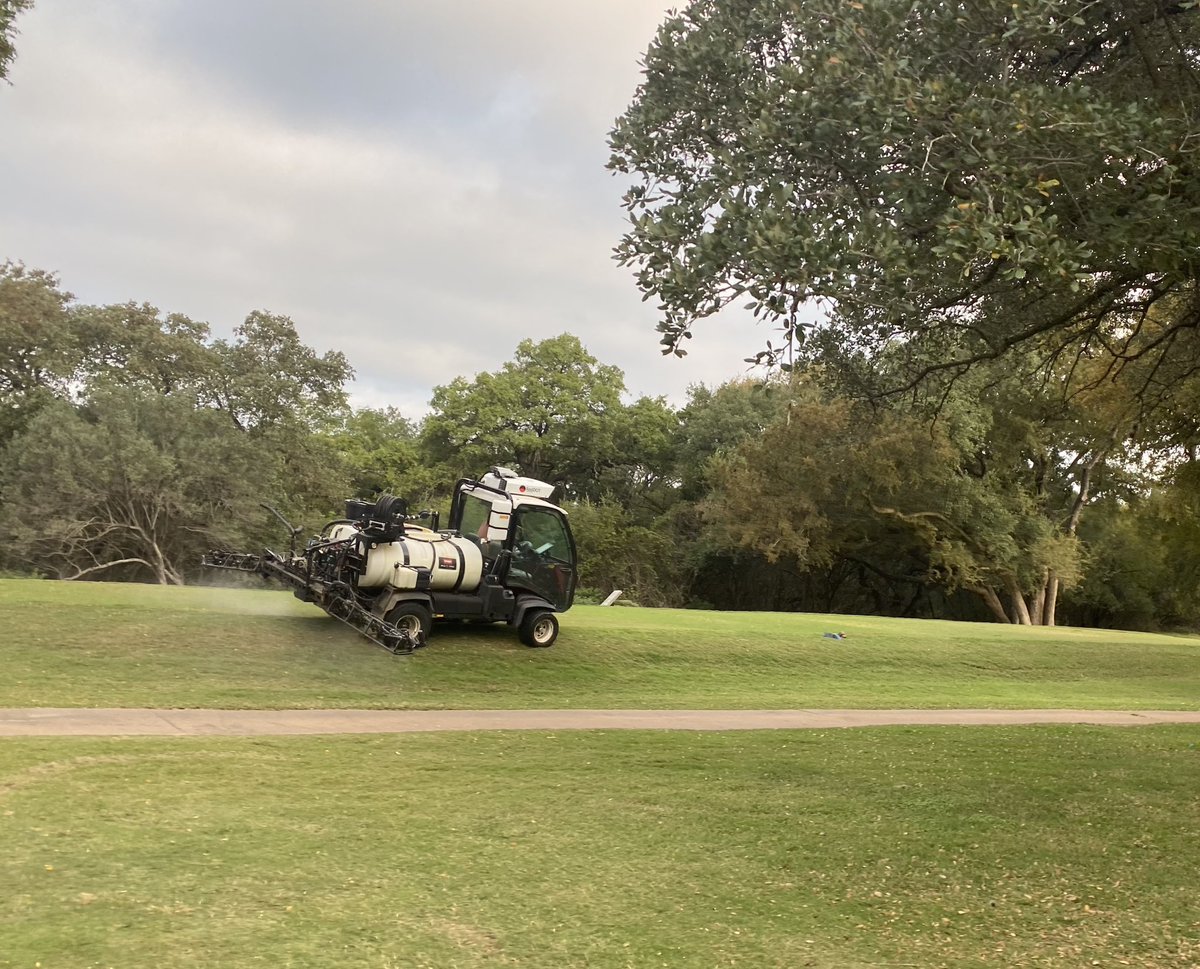 TyE_Turf's tweet photo. Thanks @HelenaSpecialty for coming out and spraying @SyngentaTurf Primo Maxx and @BayerGolf Specticle app today. Looking forward to a cleaner winter. @EledgeJ81 @CorbyWhite7hdcp @turf_fox @BayerBob1 https://t.co/naIumFHPkm