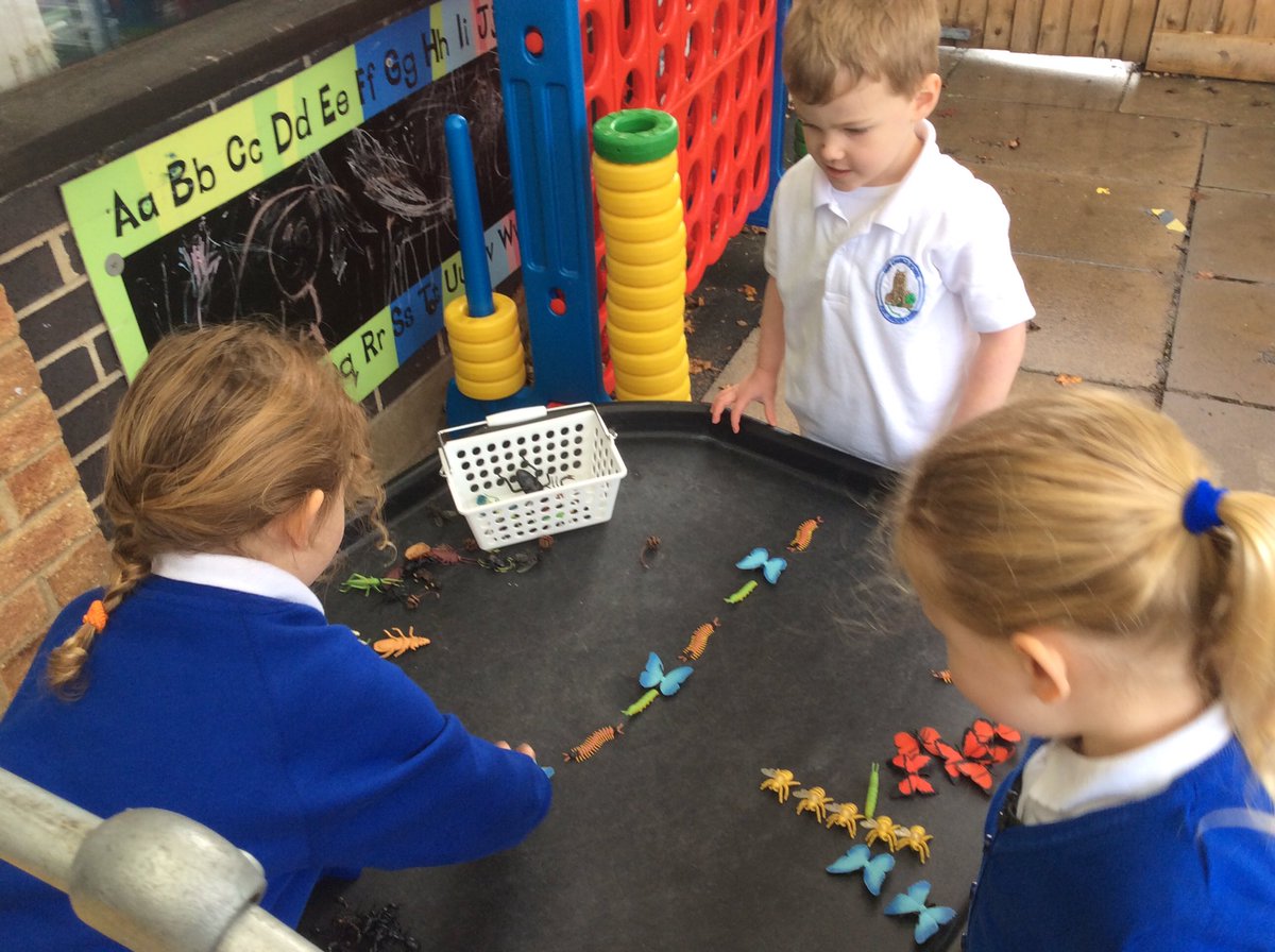 buryprimary's tweet image. Repeated patterns have been our aim today! Didn’t we do a great job! #numberpatterns #EYFS