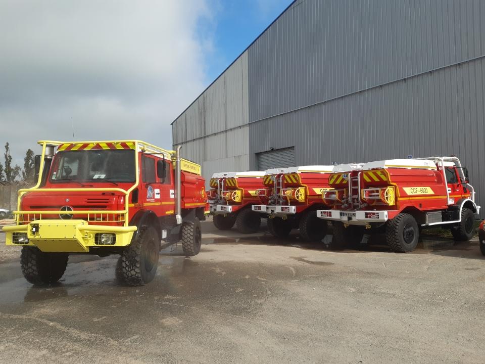 sdis31officiel's tweet photo. Aujourd'hui les personnels du groupement technique du @sdis31officiel  réceptionnent le reconditionnement chez la société #Elitt d'un Unimog U5000 acheté en 2005. Sa seconde vie débutera au #CIS Verfeil. https://t.co/NmdPOLr1s7