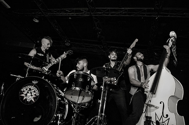 rockestatal's tweet photo. .@billymonkeys lanza nuevo álbum titulado ‘7 Pecados’. ¡Play! https://t.co/syalacQEAt https://t.co/ucNjbzGMsf