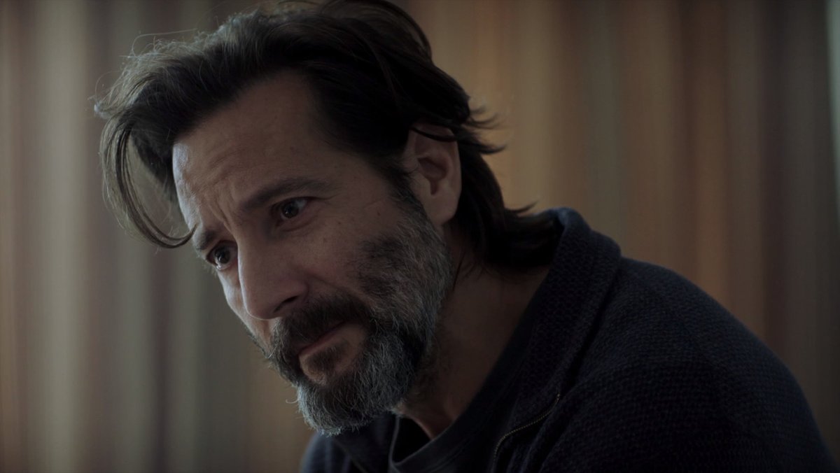 cusickgallery's tweet photo. #TBT 2018 #ThePassage 1.07 'You Are Like The Sun' #DrJonasLear in that heartbreaking moment as he contemplates & then realizes he's going to honor his wife Elizabeth's wish to die thereby choosing her mortal life with him instead of an immortal life as a vampire. #HenryIanCusick https://t.co/AJ6IhCaxwE