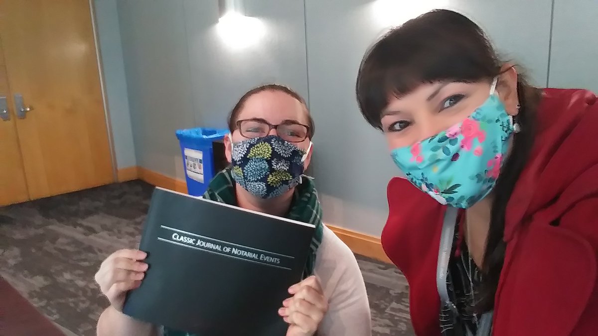 JessSFisher's tweet image. Get your #Ballots #notarized with Diana a @WUSTLdbbs @WUSTLneurosci @Gabel_Lab grad student @WUSTLmed @WUSTL @WUSTLGephardt! She volunteered on her own to do this... amazing!!👍👍🎉