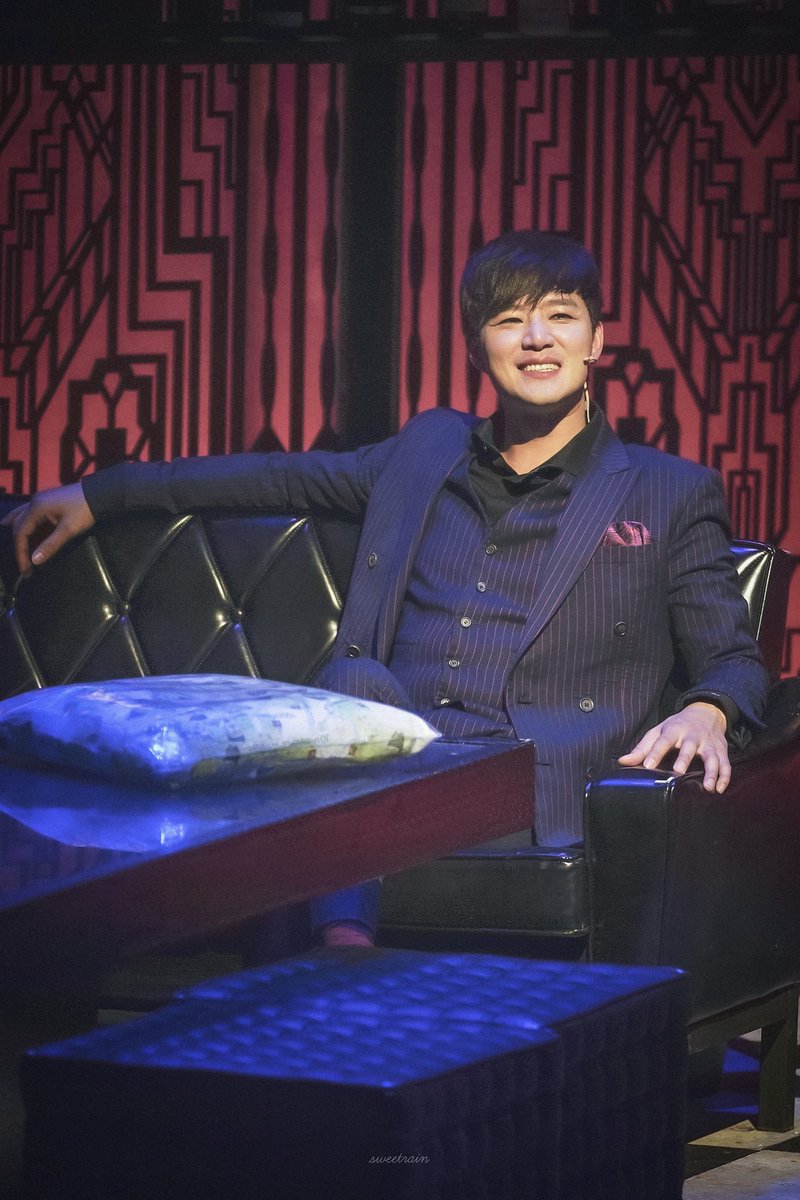 뮤지컬비스티 
커튼콜

재현 役 - 김종구 배우님

' 마담은 다 알아... 
  마담은 모르는게 없어... '

201015 목요일 밤공