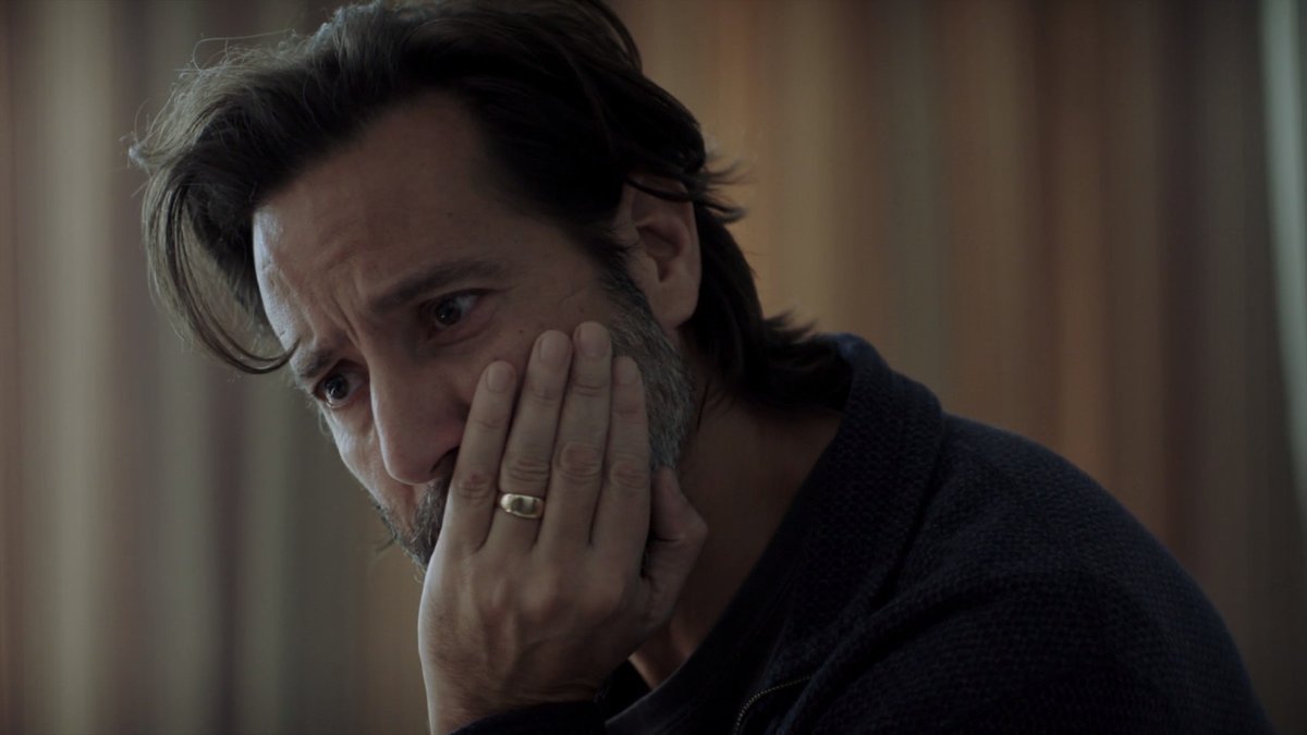 cusickgallery's tweet photo. #TBT 2018 #ThePassage 1.07 'You Are Like The Sun' #DrJonasLear in that heartbreaking moment as he contemplates & then realizes he's going to honor his wife Elizabeth's wish to die thereby choosing her mortal life with him instead of an immortal life as a vampire. #HenryIanCusick https://t.co/AJ6IhCaxwE