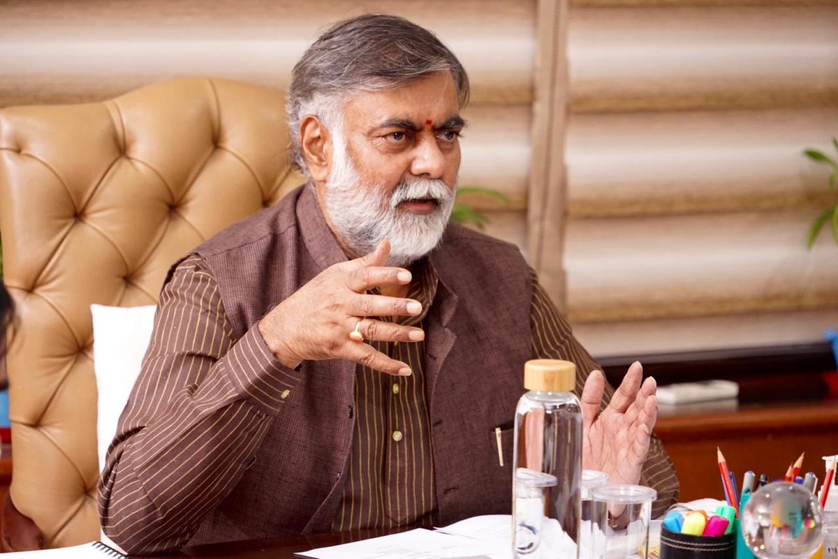 Prahlad Singh Patel ( वृक्ष से जल, जल से जीवन) tweet media