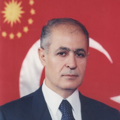 'Haksızlık yapıp tüm insanlarla birlikte olmaktansa, adaletli davranıp tek başına kalmak daha iyidir.' - Gandhi

#AhmetNecdetSezer