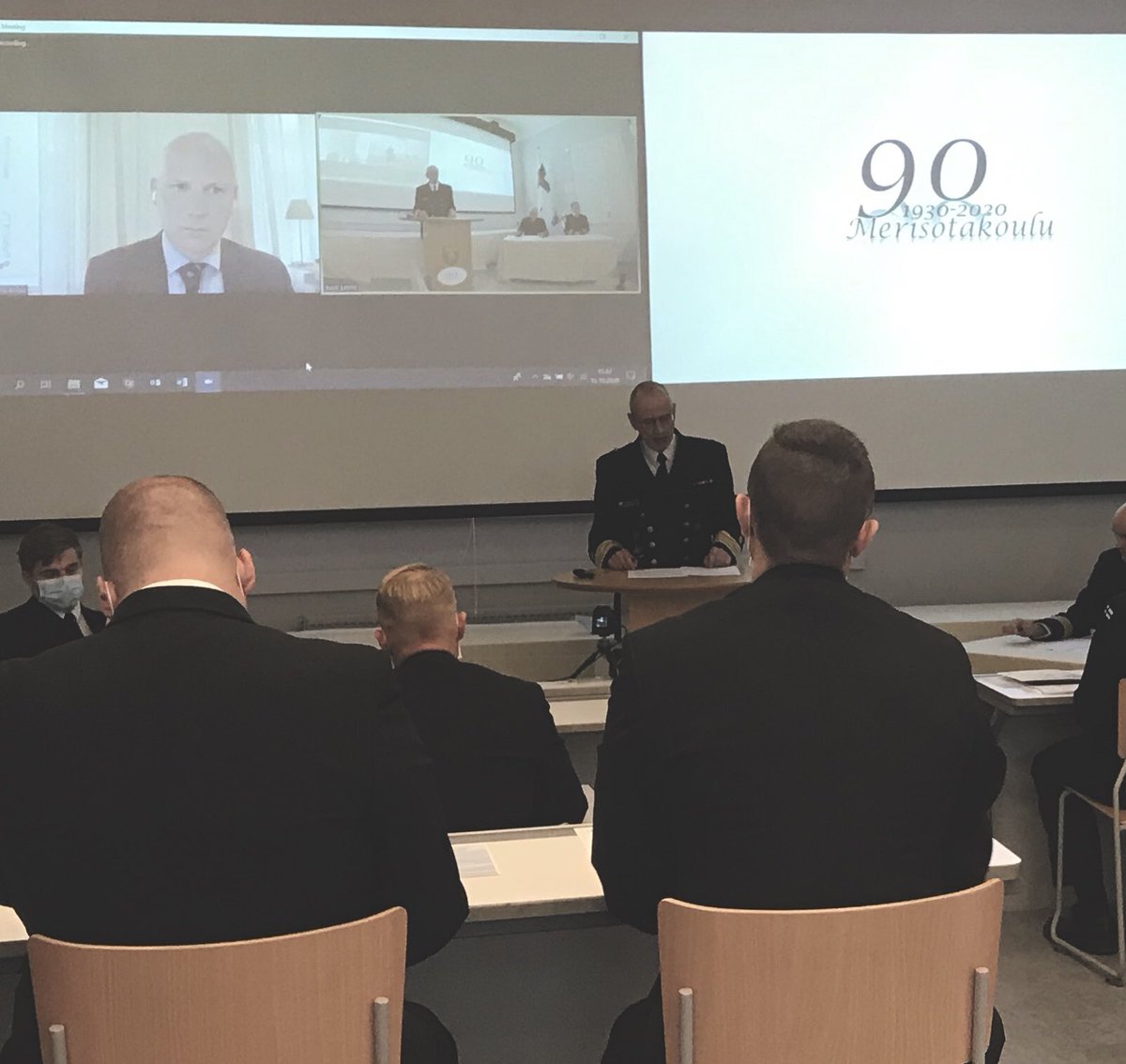 merisotakoulu's tweet photo. Merisotakoulun 90-vuotisjuhlavuoden kunniaksi järjestettiin webinaari. Teemana juhlaseminaarissa oli Merisodankäynnin muutos Itämeren aluella. Osa panelisteista osallistui etänä. #merisk90v https://t.co/gnaPg7287j