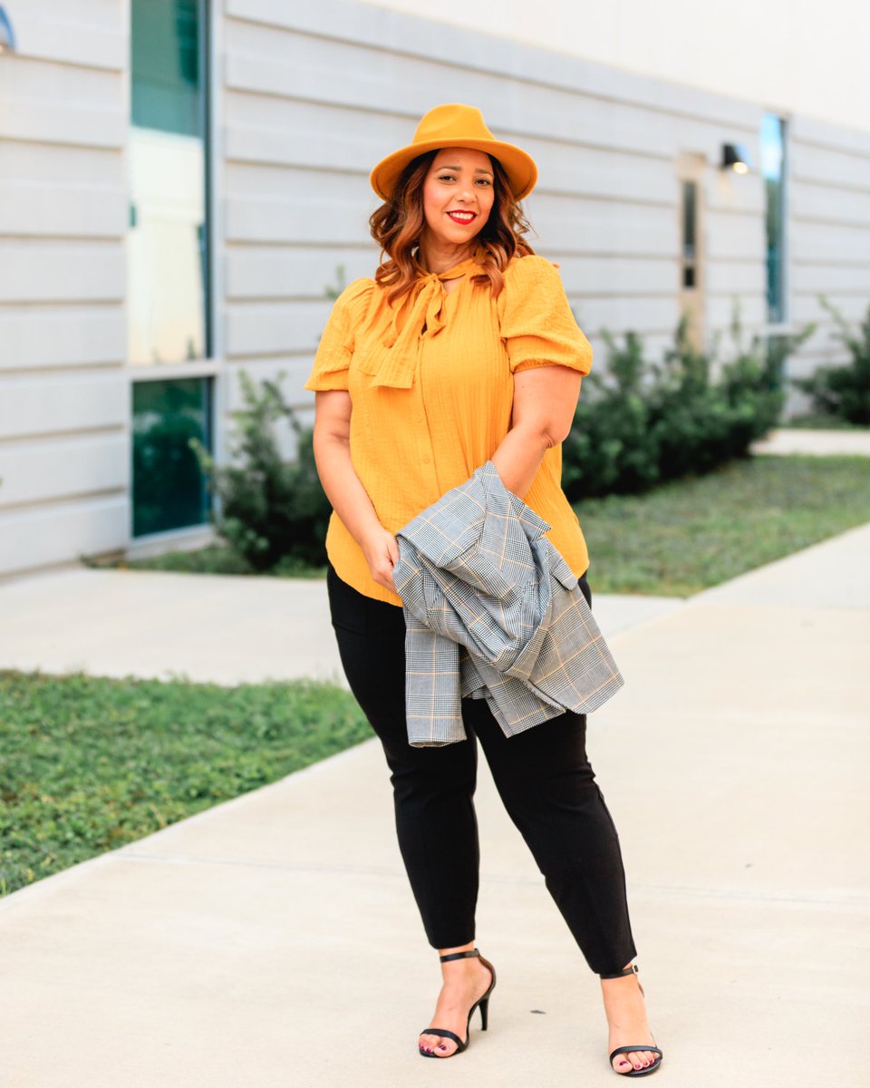 EstrellaFReport's tweet photo. The perfect Fall got to work outfit 🍂🍁💛🖤⭐️ @lanebryant #createyourlane #lanebryant #lanestyle #farrahestrella #tampablogger #fall2020 #estrellafashionreport #falloutfit https://t.co/VURM5rHcv4