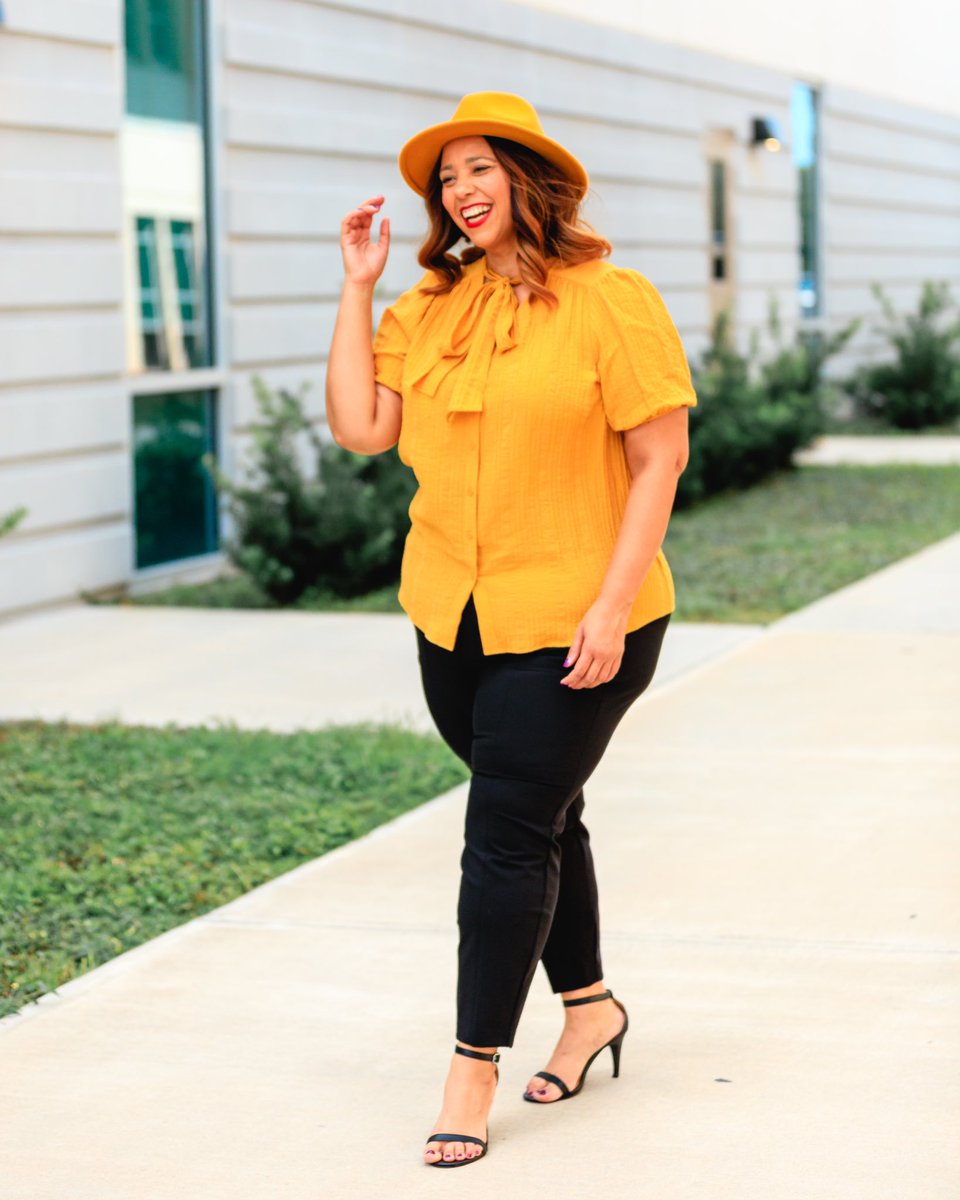 EstrellaFReport's tweet photo. The perfect Fall got to work outfit 🍂🍁💛🖤⭐️ @lanebryant #createyourlane #lanebryant #lanestyle #farrahestrella #tampablogger #fall2020 #estrellafashionreport #falloutfit https://t.co/VURM5rHcv4