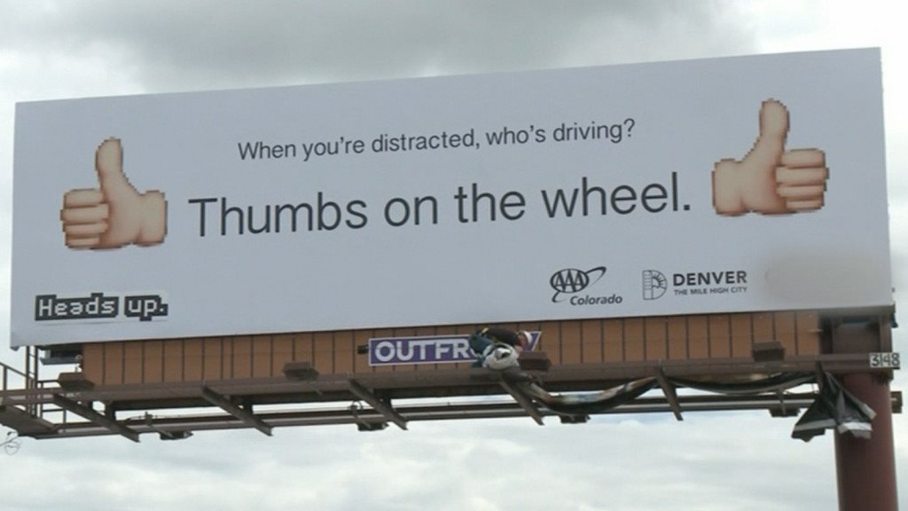 In #Denver, billboards urged drivers to keep their “Thumbs on the Wheel” in a campaign to reduce #distracteddriving. ow.ly/YB2K50BwFn1.