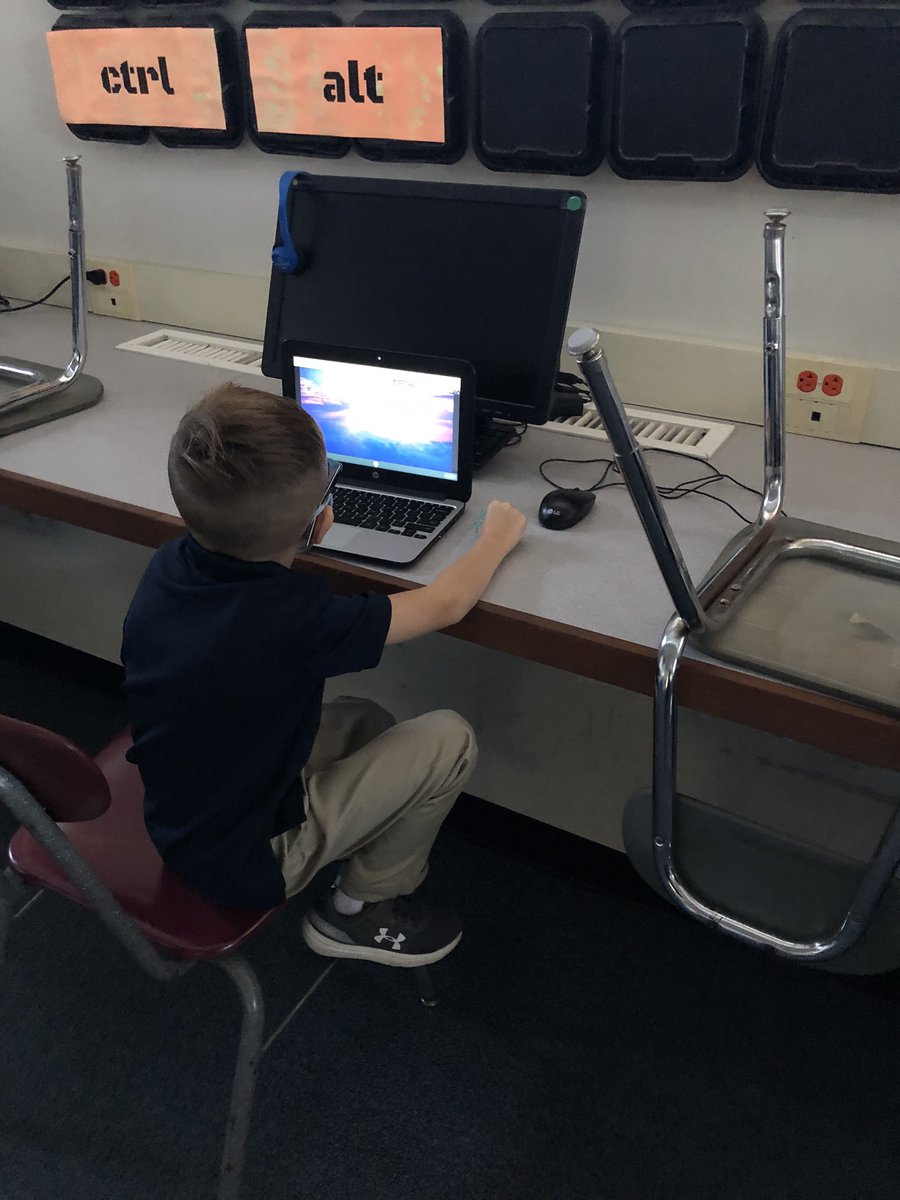 Doran_MsV's tweet photo. Virtual visit with @wbz @ZacharyGreen learning about weather! @FRPSsupt @frps_Doran https://t.co/zZ8OfBpWE3