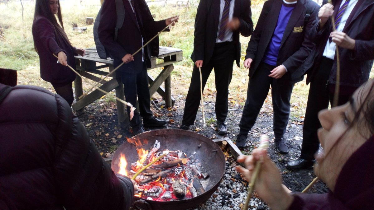 stuartwroe's tweet photo. Making memories #thisisglobalyouthwork @MHCC_PVoices #PV9 https://t.co/hq6mdtIhgK