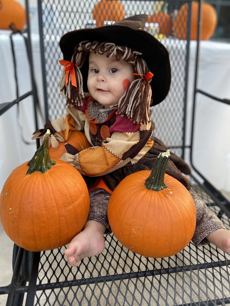 yulidarling_'s tweet photo. Spooky baby. 
🧡🌻🍂 https://t.co/Gg2EDAuUir