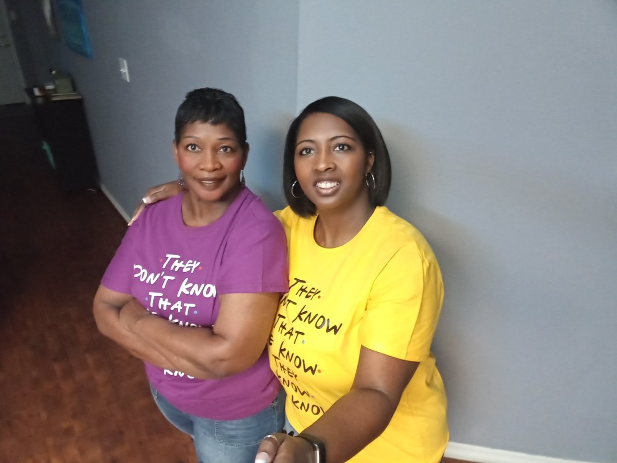 HounihanMrs's tweet photo. #CCFFBetterTogether #CreekAE #TwinThursday https://t.co/LqUhDngep9