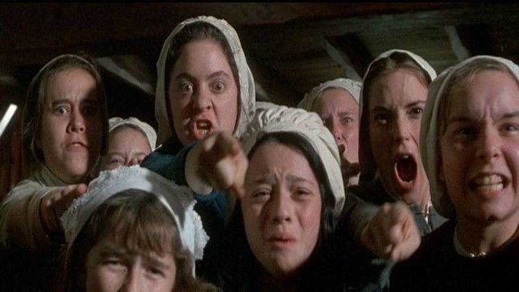 Las brujas de Salem (The crucible)[1996, dir. Nicholas Hytner]This one here shows how a person can collectively manipulate and influence an entire community just to do her wish. Winona's character (and performance) makes you loathe her, and the final scene is just on point.