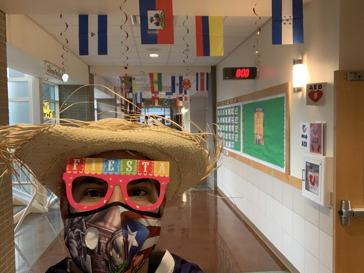 AleixGabriel76's tweet photo. Celebrating Hispanic Heritage at TME! Bienvenidos!!! @tmebulldogs @risdace #risdconnects #traditions #weareone https://t.co/tO3GTdTV8X