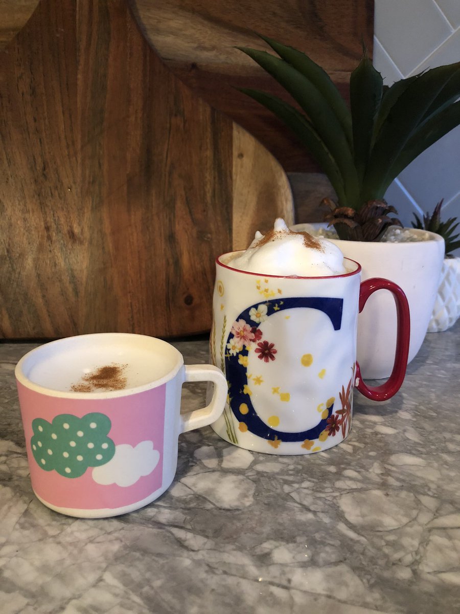 Chelsea_Newton's tweet photo. Toooooooo cute @chefLiana just missing your cup this am xo https://t.co/WxT9pp3OSR