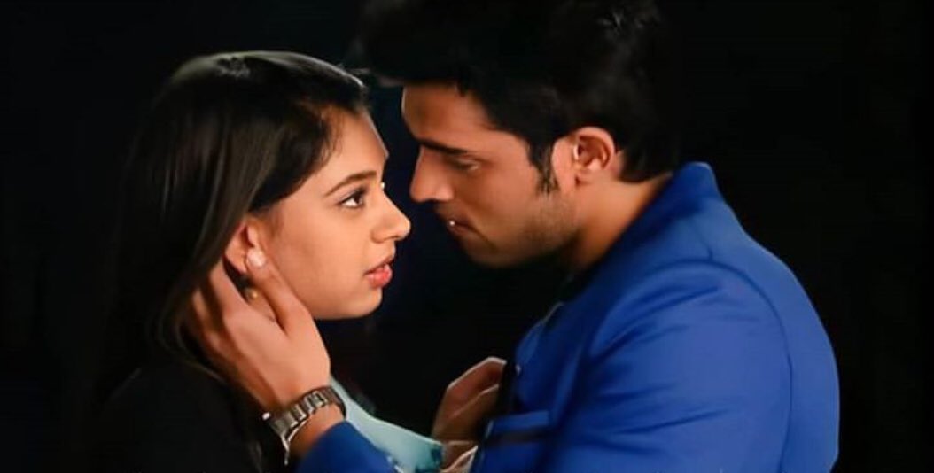 ParthSs's tweet photo. I go to bed every night wondering what happened to #MaNaN🤔 😥 and how their love started .. @LaghateParth https://t.co/KhATTUJ7nI