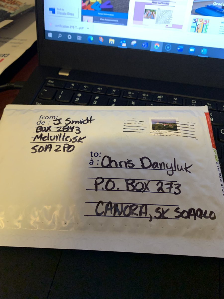 CDanyluk33's tweet photo. When a co-worker sends you a learning tool to help you with online teaching and a beautiful note to go with it! #bestdayever #slpsrock #connection @GSSD204 https://t.co/MhRHowC6ta