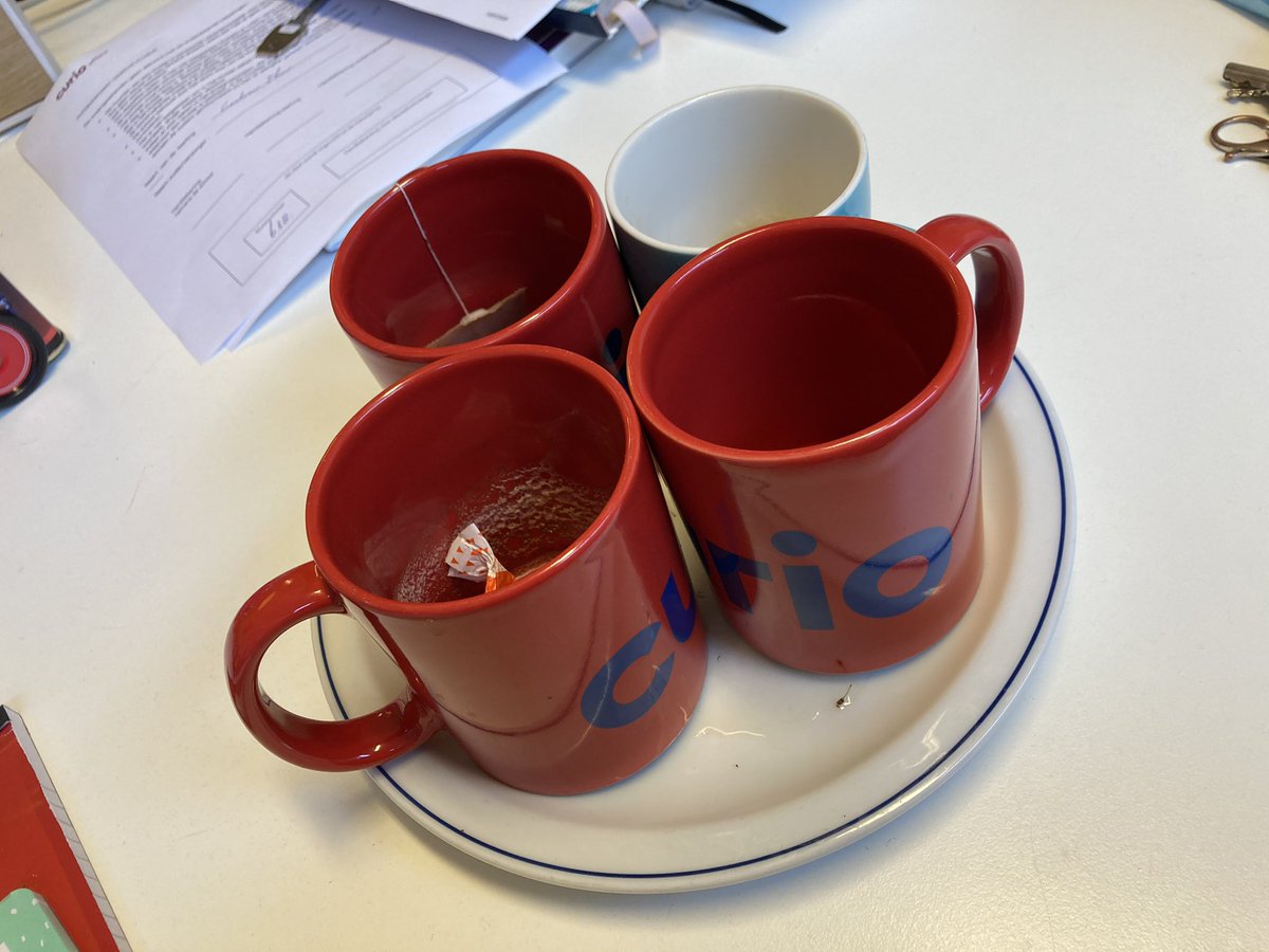 juuddith's tweet photo. Ik ga dadelijk beginnen aan the walk of shame richting de keuken. #opschool https://t.co/ZRDmQ2YH04