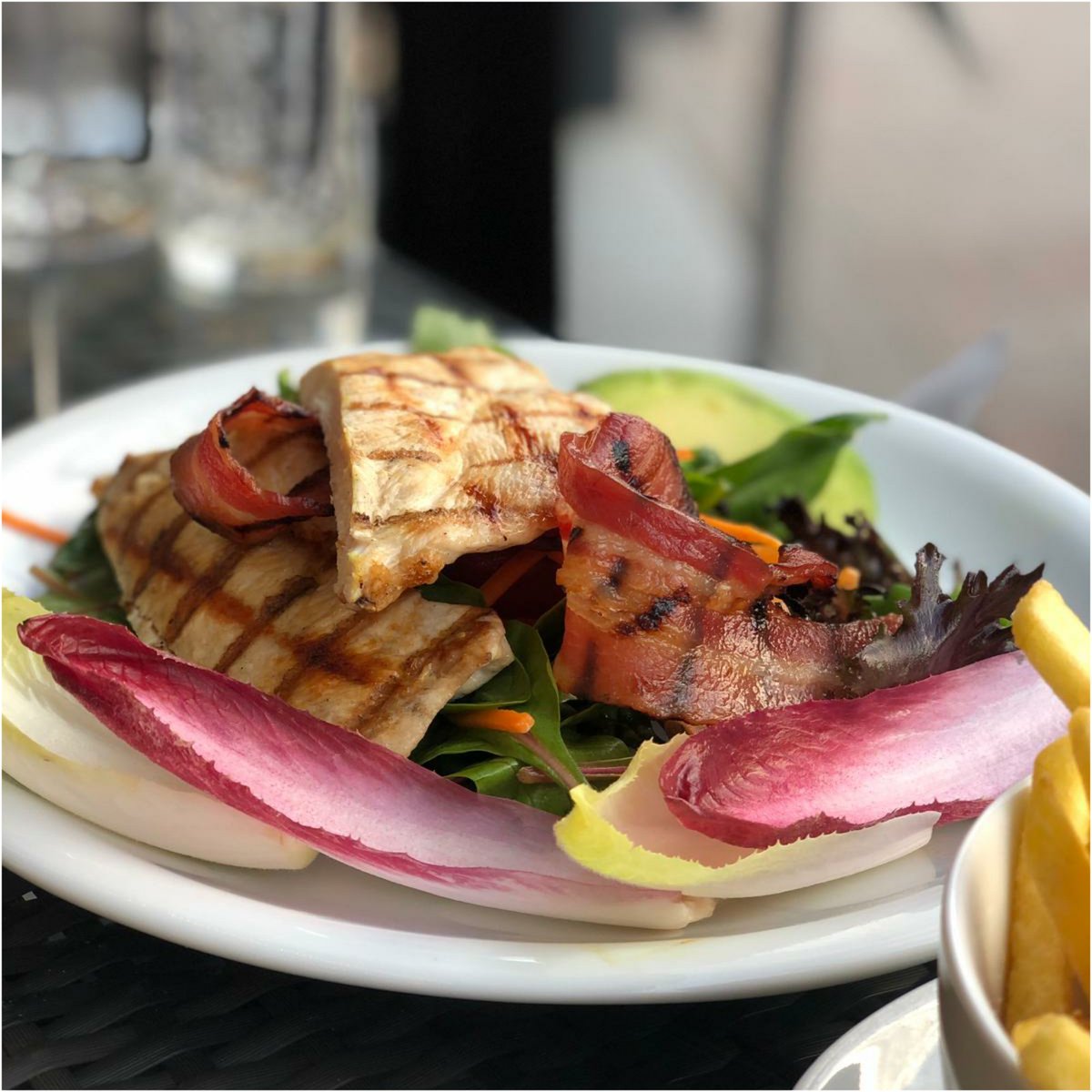 Don't let the weather put you off ........... take a seat in the warm and enjoy a selection of our menus #thirstythursdays 🥂