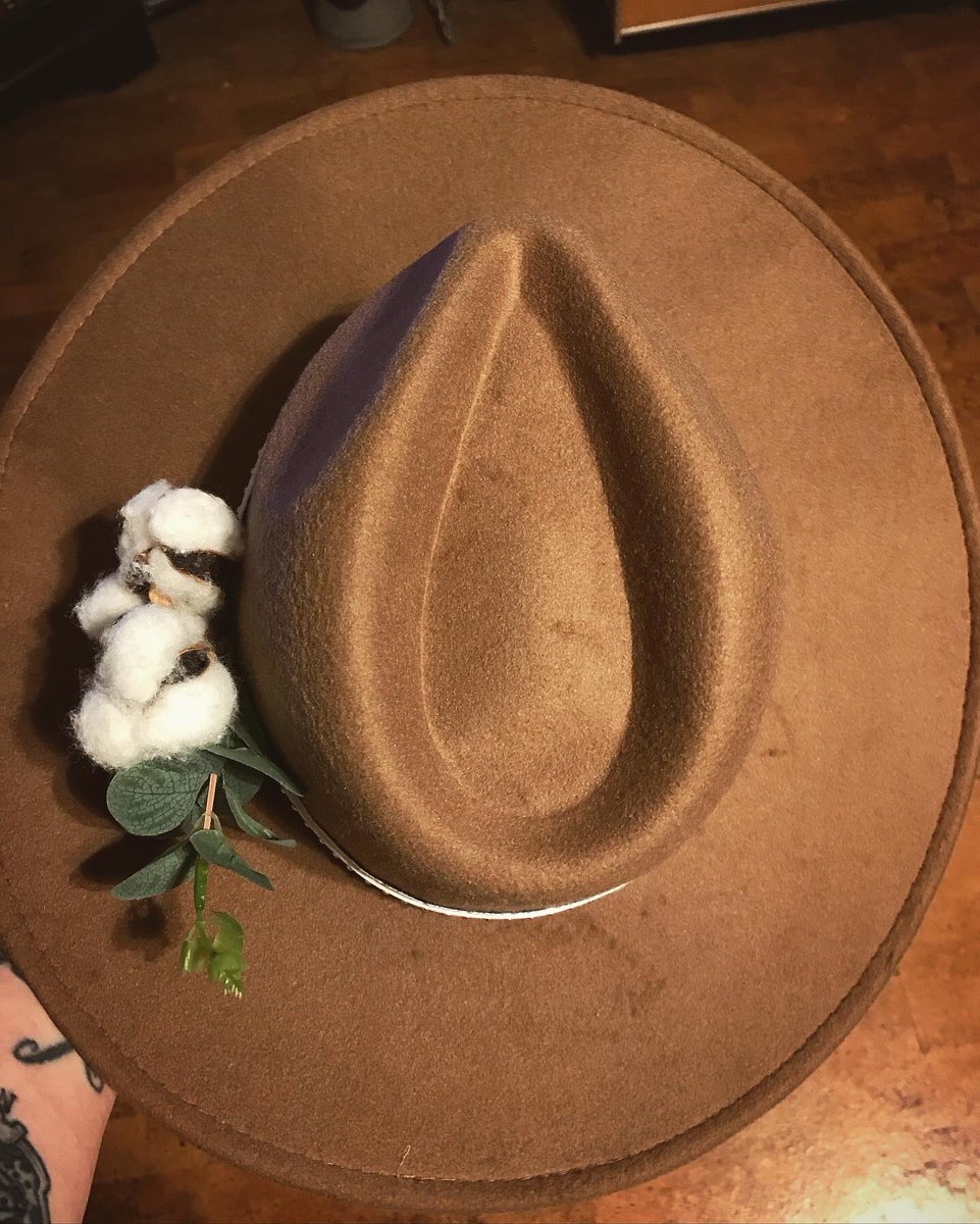 BohoWandering's tweet photo. Another wide brim comin at ya 🙃🥰 https://t.co/1eUaxxZVTR