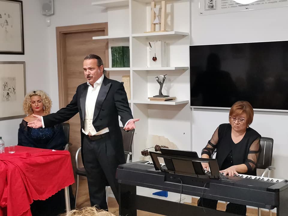 PremioPlm's tweet photo. Successo nello splendido scenario del Podere Lovolio per la presentazione della cinquina finalista ai giurati popolari 🔝

Il #PLM2020 prosegue, la serata finale si avvicina... #savethedate 28 novembre Teatro Vittoria Manzoni #books

@comunemassarosa - Fondazione Pomara Scibetta https://t.co/YvdVpnWTT3