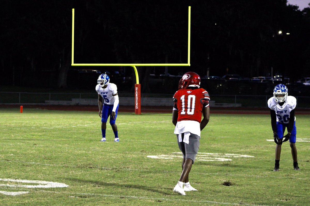 RondariusGoldw1's tweet photo. FEAR GOD🖤🙏🏽... Highlights otw @SFHS_Raiders @coachjaredallen https://t.co/Ohe8TGzCTH