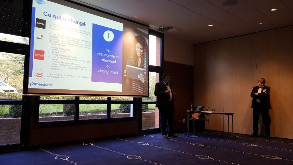 csod_FR's tweet photo. 🔵 En direct des #HRPathDays : @oleullier donne des clés pour prévoir les besoins en #compétences en #entreprise, et détaille les bénéfices du #reskilling pour faire face à la crise. Cc @HR_Path https://t.co/rRUx0Hof2q