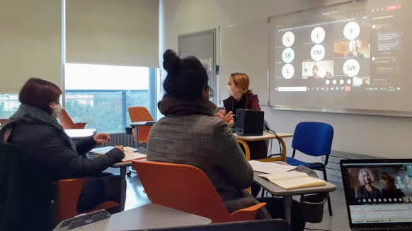 PerspectivesCr1's tweet image. Négocier la responsabilité de la Banque mondiale vis-à-vis des Etats. Alice Schoonejans @ASchoonejans  présente son travail de thèse sur le cas du nouveau cadre envtal et social de la BM. 
Merci à Ysé Commandre et Florence Palpacuer pour leurs discussions.