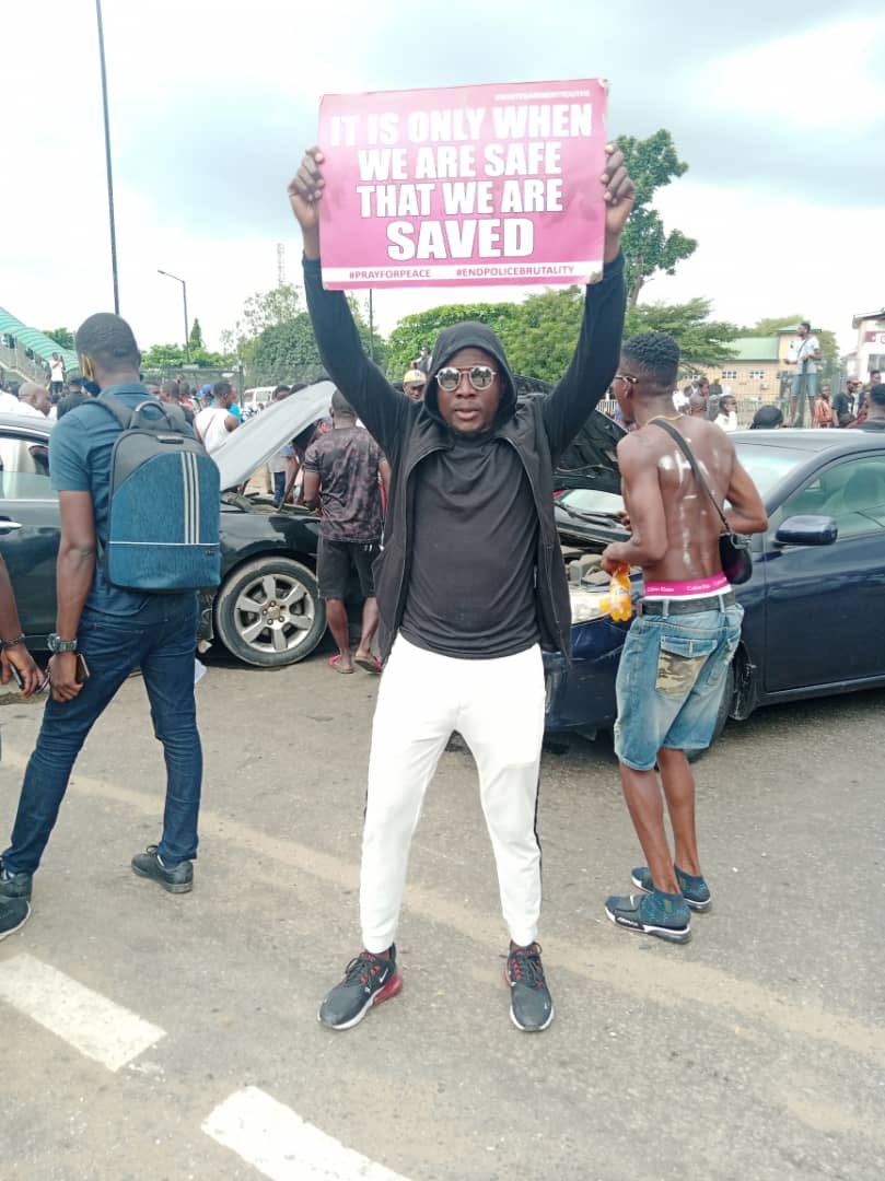 SeyiDeAssistant's tweet photo. #EndPoliceBrutalityNigeria #EndSWAT #EndNASS #EndNASSpay #sorosokenodeydisguise https://t.co/fOlPZxnztI