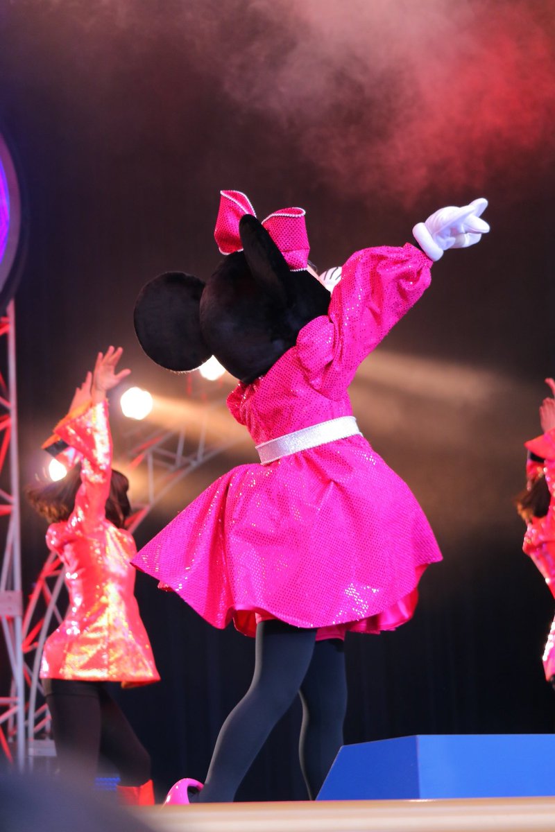 _ZZzz_oO_'s tweet photo. 前の人の頭がちょこちょこ写ってる……
みにつんかわいい。
#twitter上にいるDヲタ全員と繋がるのが密かな夢だったりするのでとりあえずこれを見たDヲタはRTもしくはフォローしていただけると全力でフォローしに行きます 
#ディズニー好きと繋がりたい https://t.co/jN4qauIllk