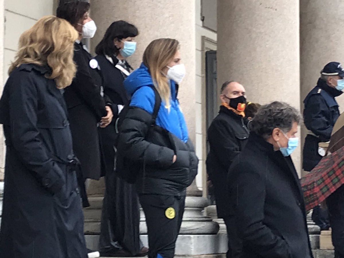 FcInterNewsit's tweet photo. Marotta, Antonello e le ragazze di Inter Women all’inaugurazione dell’Arena Brera dopo i lavori di ristrutturazione 

🔵⚫🔵⚫🔵⚫
Scarica l’app o leggi le notizie sul nostro sito
➡️ https://t.co/H2YUUJogwe
#inter #fcinternews #interishere #seriea #intersuning #amala #interwomen https://t.co/BmhZgkV9n2