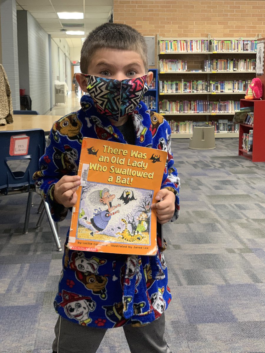 mandriaslee's tweet photo. Pajama Day+Fall Party Day+shopping for Halloween books @PesWildcats = BEST DAY EVER! #peslibrary https://t.co/g9XEEFRmCL