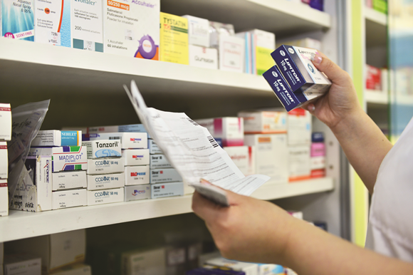 PJOnline_News's tweet photo. Pharmacist-led medication safety intervention cuts hazardous prescribing by 40%, evaluation finds https://t.co/opbVdrtPpM https://t.co/CyLaNDMXzV