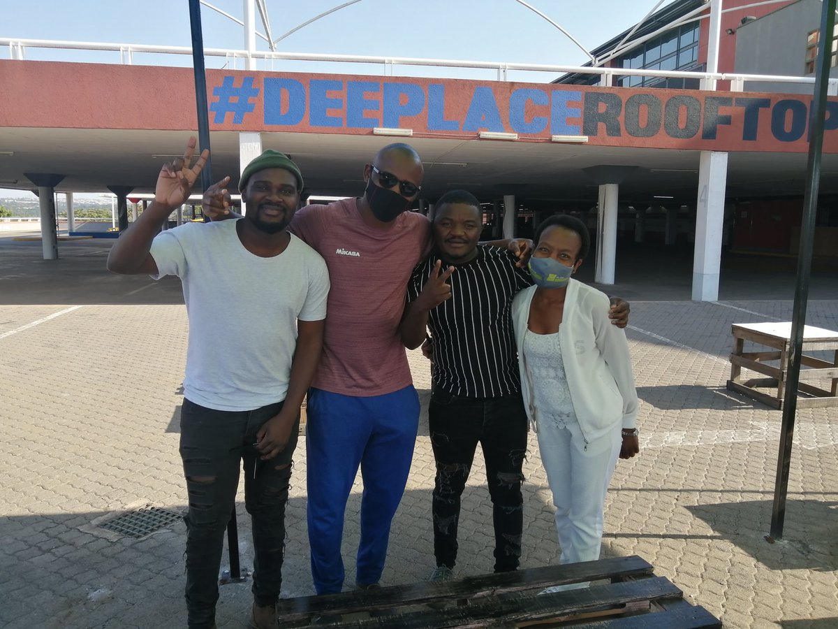 KhutsoSelete's tweet photo. #AfroEssentials x #RivoniaRooftopMarket https://t.co/jdD5L0G0rO