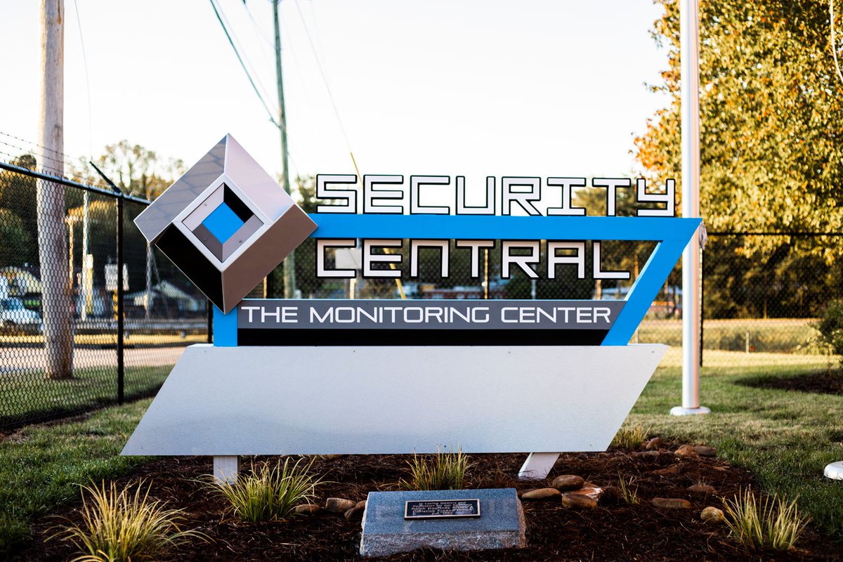 SCmonitoring's tweet photo. Our signs turn a year old today! Special thanks to Action Signs for doing an incredible job! Fun fact: The center of the diamond lights up at night! #tbt #throwbackthursday
.
.
.
#securitycentral #protectwhatyouvalue #threegenerationsofquality #monitoring #alarmmonitoring https://t.co/pocS6txIGR