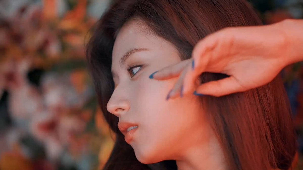 Minatozaki Sana's teaser [a thread] #EyesWideOpen  #ICANTSTOPME  @JYPETWICE