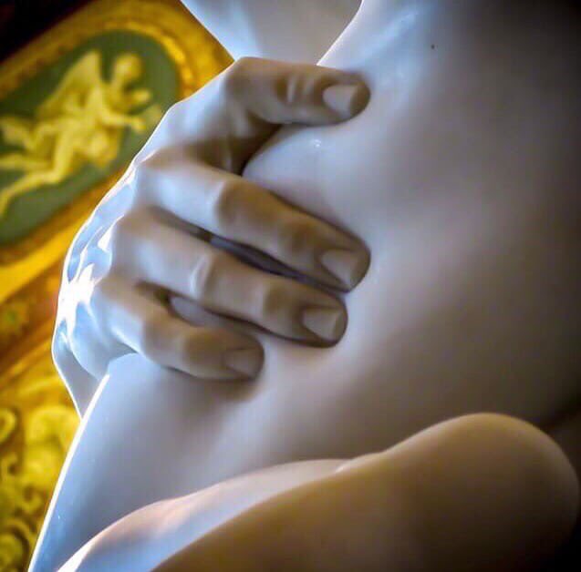 Лоренцо Бернини
Похищение Прозерпины, галерея Боргезе

Это так красиво, божечки😍