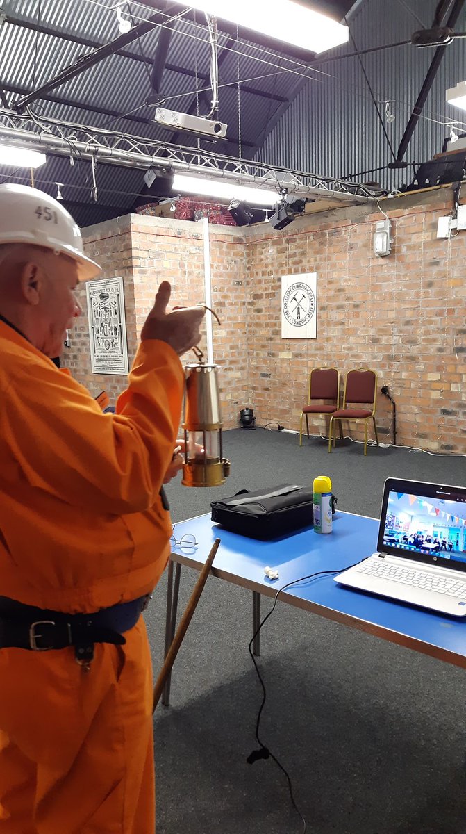 NatMiningMuseum's tweet image. 🥳 It&apos;s @MidlothSciFest &amp;amp; we&apos;ve had a great week already with our ex-miner video calls with @LoanheadPS @StMargaretRCPS @lasswadeps! Pupils had brilliant &amp;amp; thoughtful questions 👏

#MSFschools2020 #intergenerational #mining #kindnessmidlothian #safetylamp @EBSOClab @mideduteam