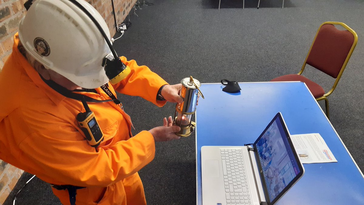 NatMiningMuseum's tweet image. 🥳 It&apos;s @MidlothSciFest &amp;amp; we&apos;ve had a great week already with our ex-miner video calls with @LoanheadPS @StMargaretRCPS @lasswadeps! Pupils had brilliant &amp;amp; thoughtful questions 👏

#MSFschools2020 #intergenerational #mining #kindnessmidlothian #safetylamp @EBSOClab @mideduteam