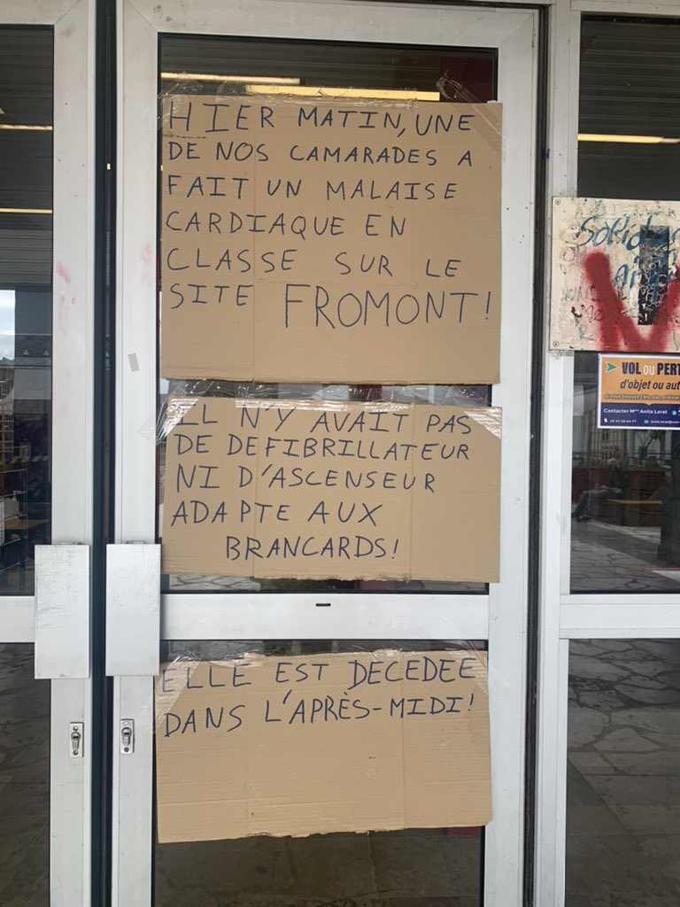 kikiclede's tweet photo. Bienvenue à l’université de Tours ! C’est du grand n’importe quoi, quelle honte une personne meurt et on s’en fou ? Il faut attendre que ce genre de chose arrive pour mettre les lieux aux normes? C’est HORRIBLE RT SVP vraiment c’est grave !!!! https://t.co/PyhbUZyxtn